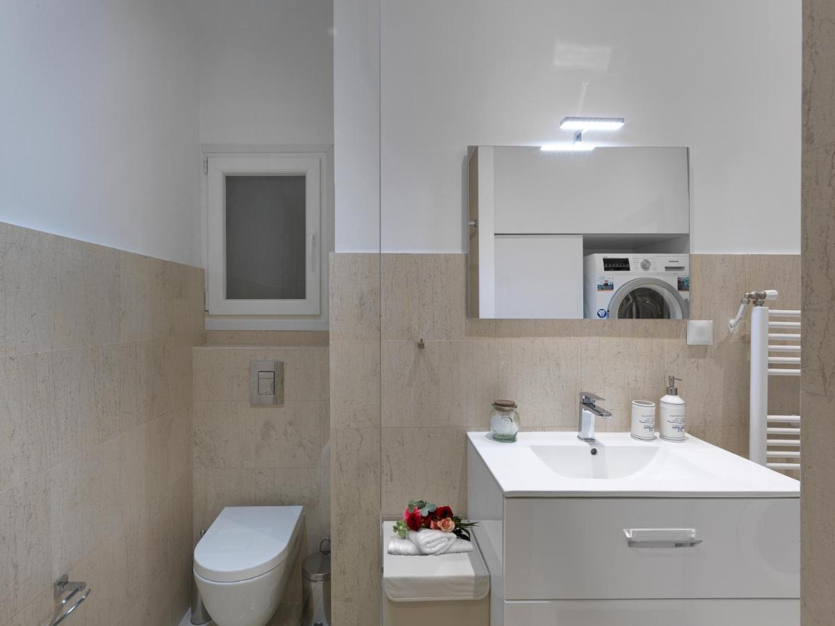 Newly Renovated Apartment In The Heart Of Афіни Екстер'єр фото