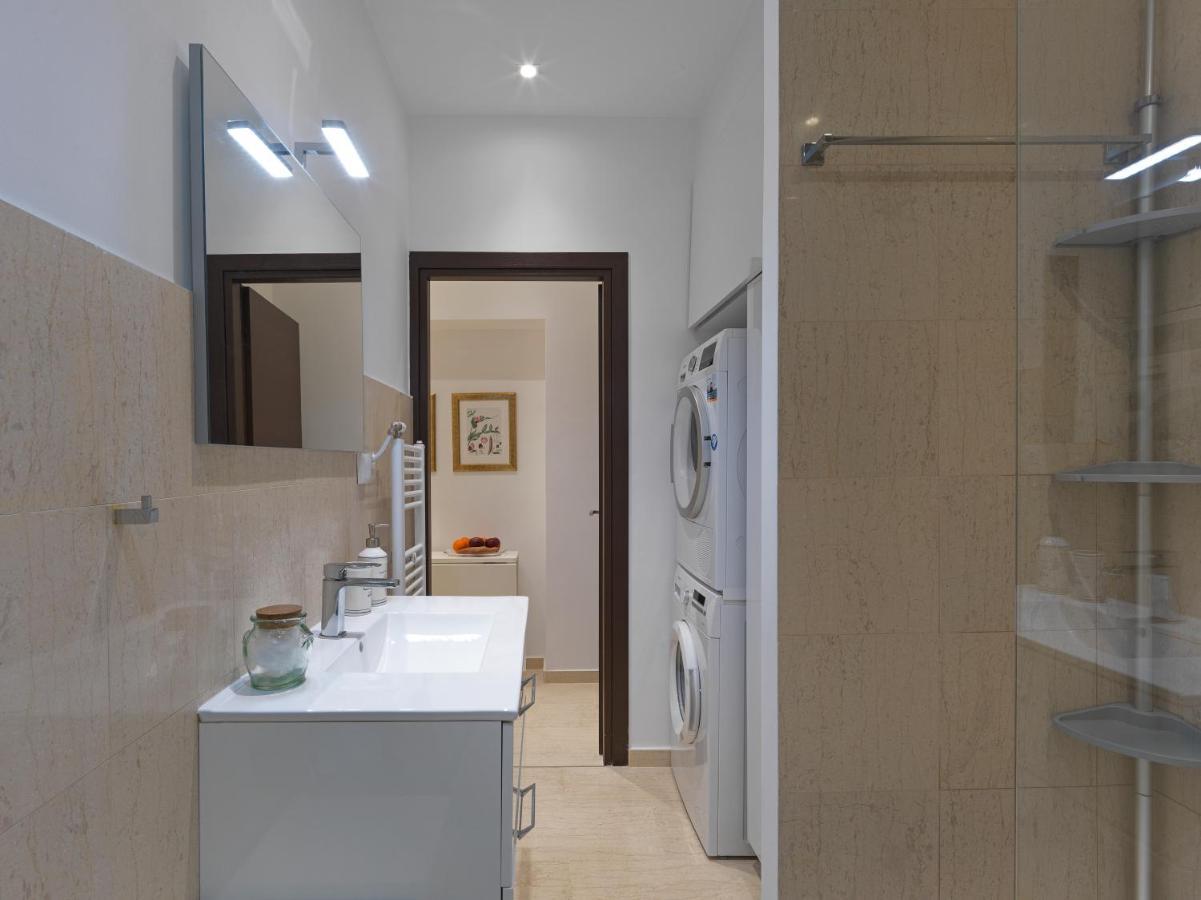 Newly Renovated Apartment In The Heart Of Афіни Екстер'єр фото